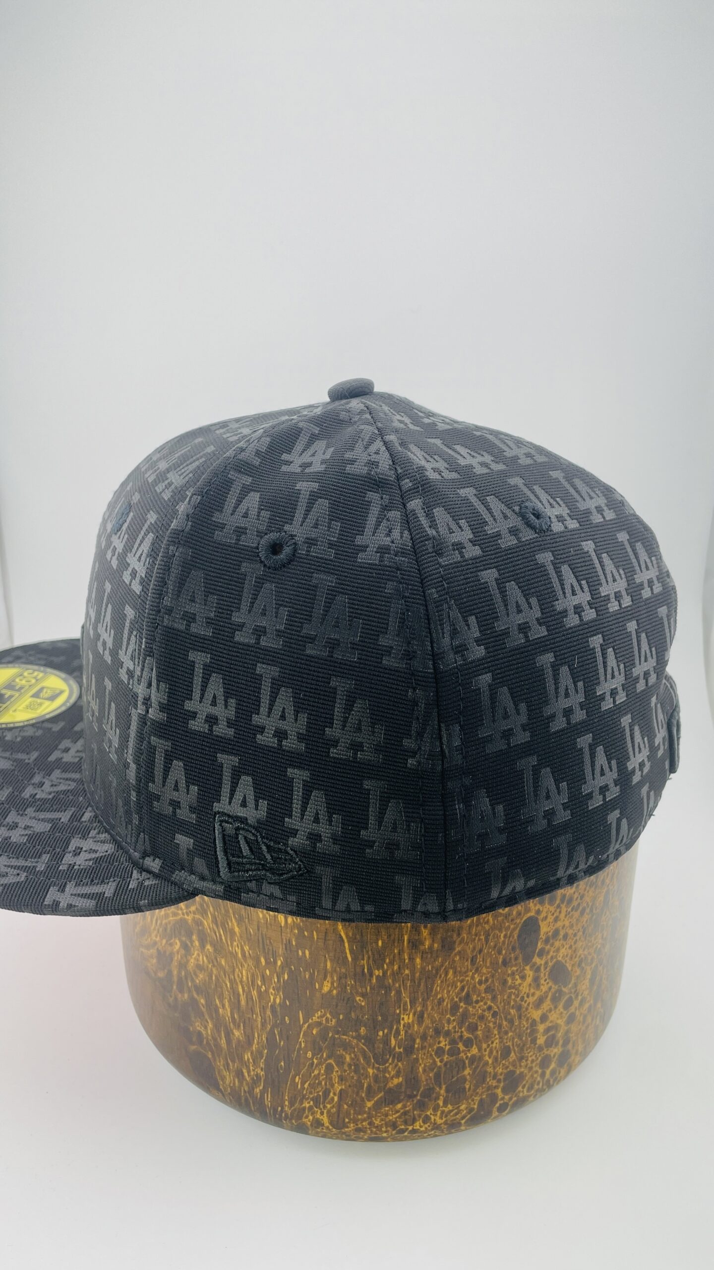 New Era Los Angeles Dodgers Logo Print Black 59FIFTY - Image 4
