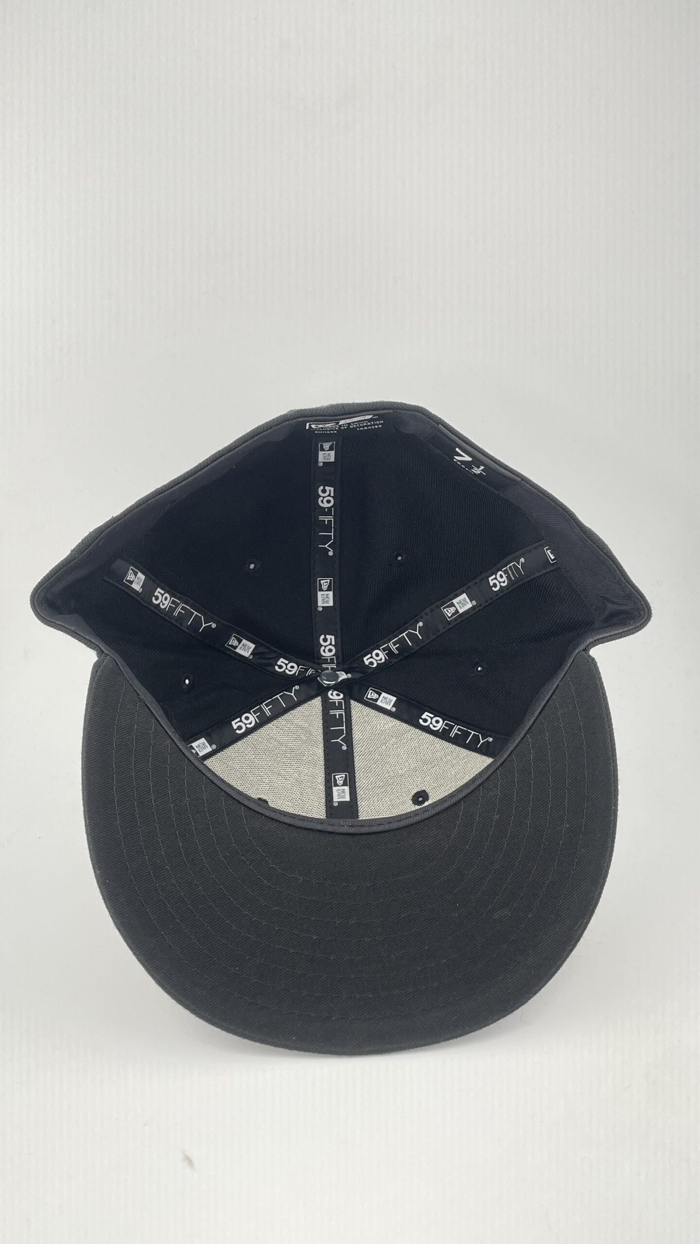 New Era Disney Mickey Mouse Black 59FIFTY - Image 3