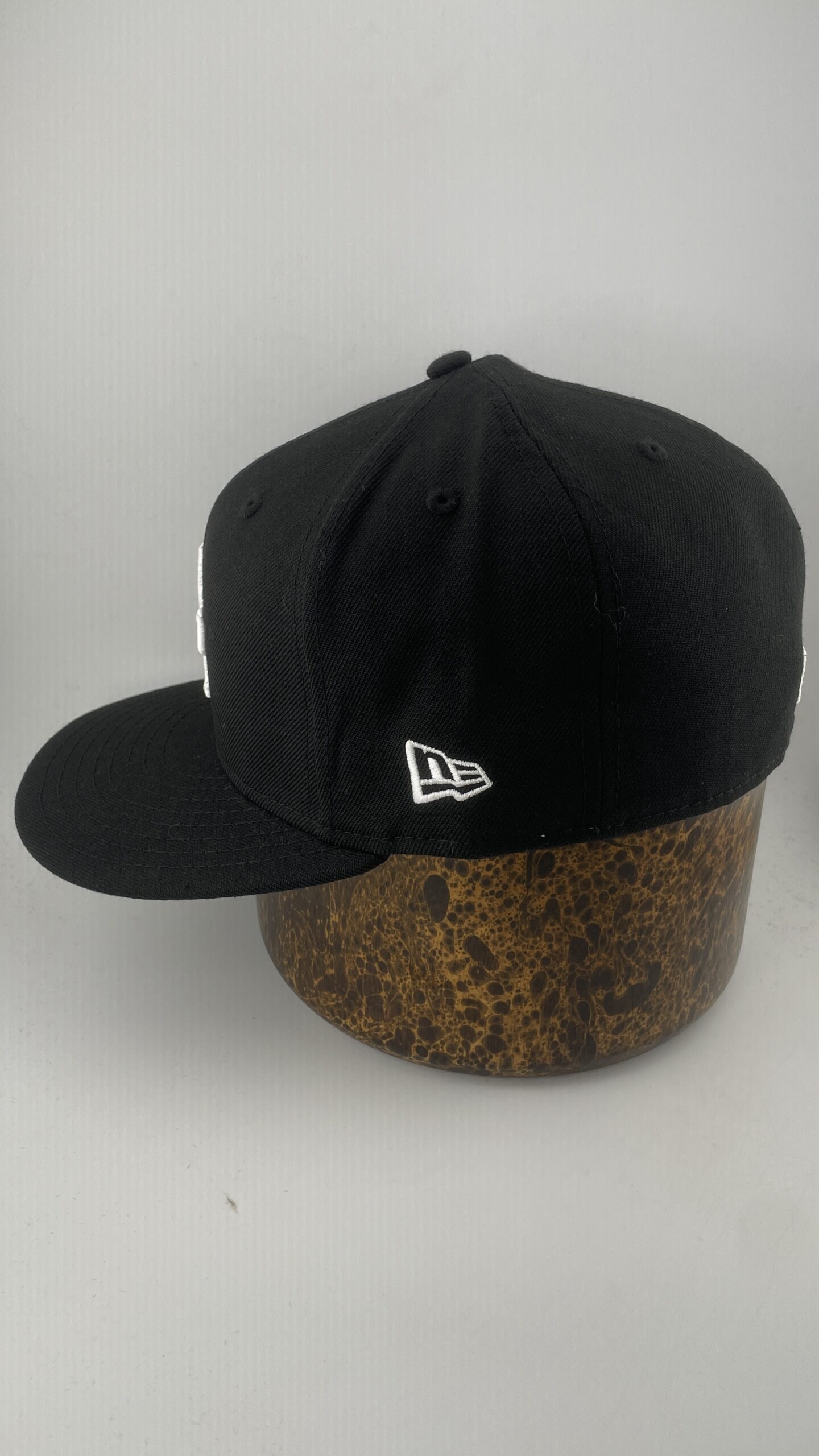 New Era Los Angeles Dodgers Side Patch Black 59FIFTY - Image 2