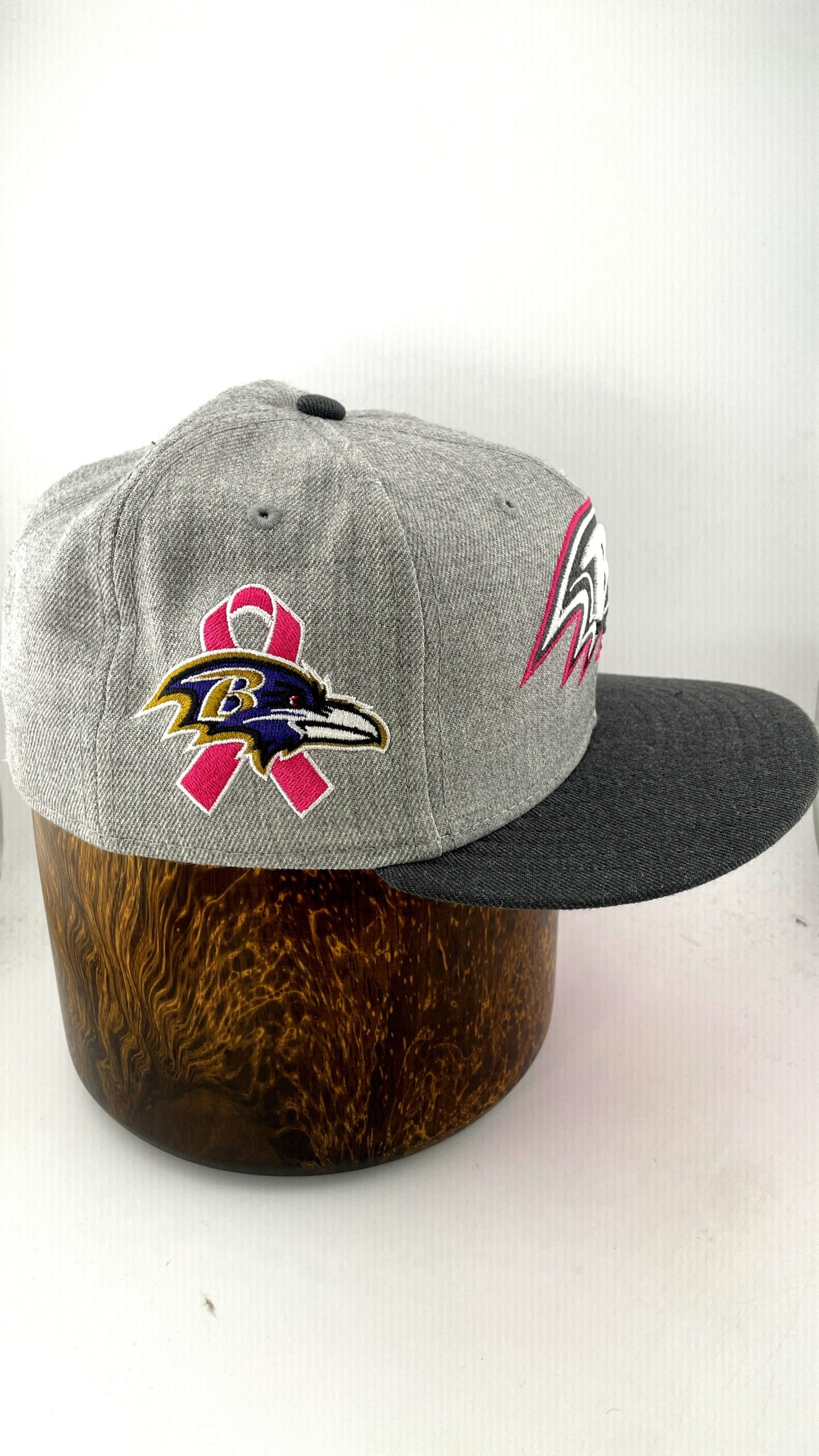 New Era Baltimore Ravens Logo Gray Pink - Image 4