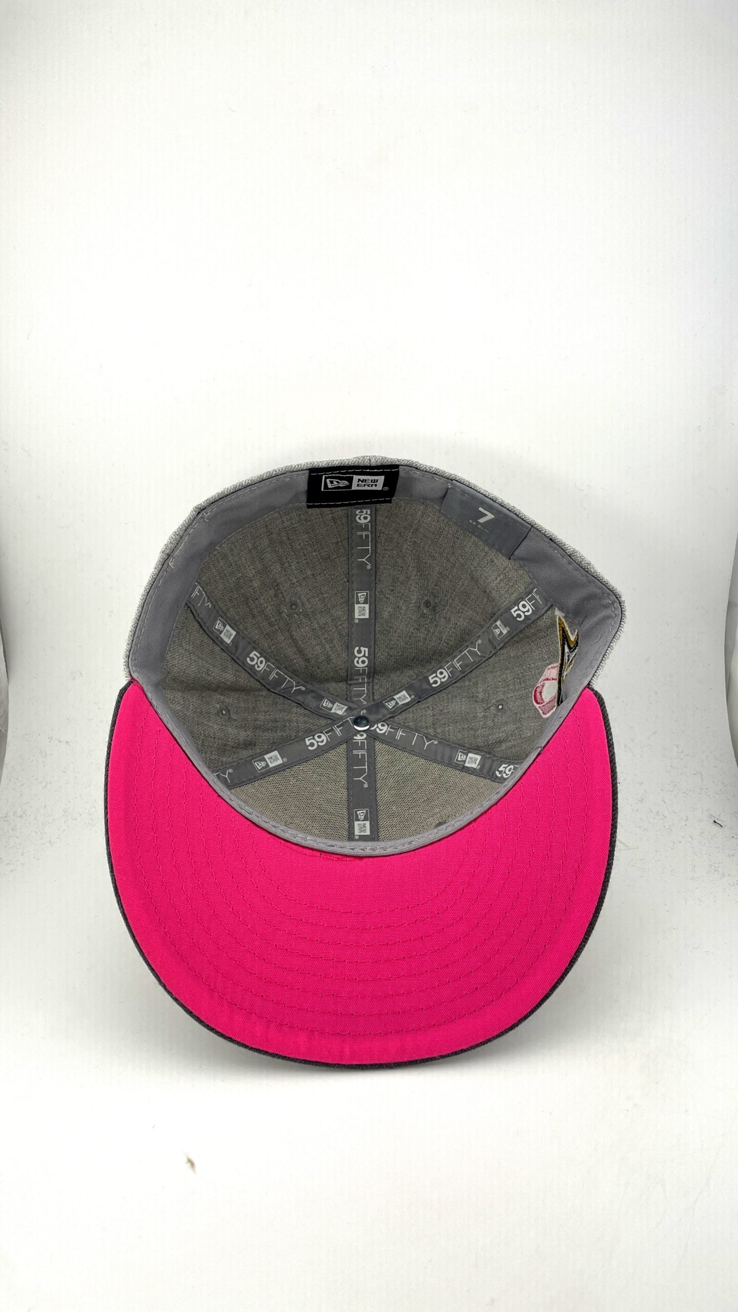 New Era Baltimore Ravens Logo Gray Pink - Image 5