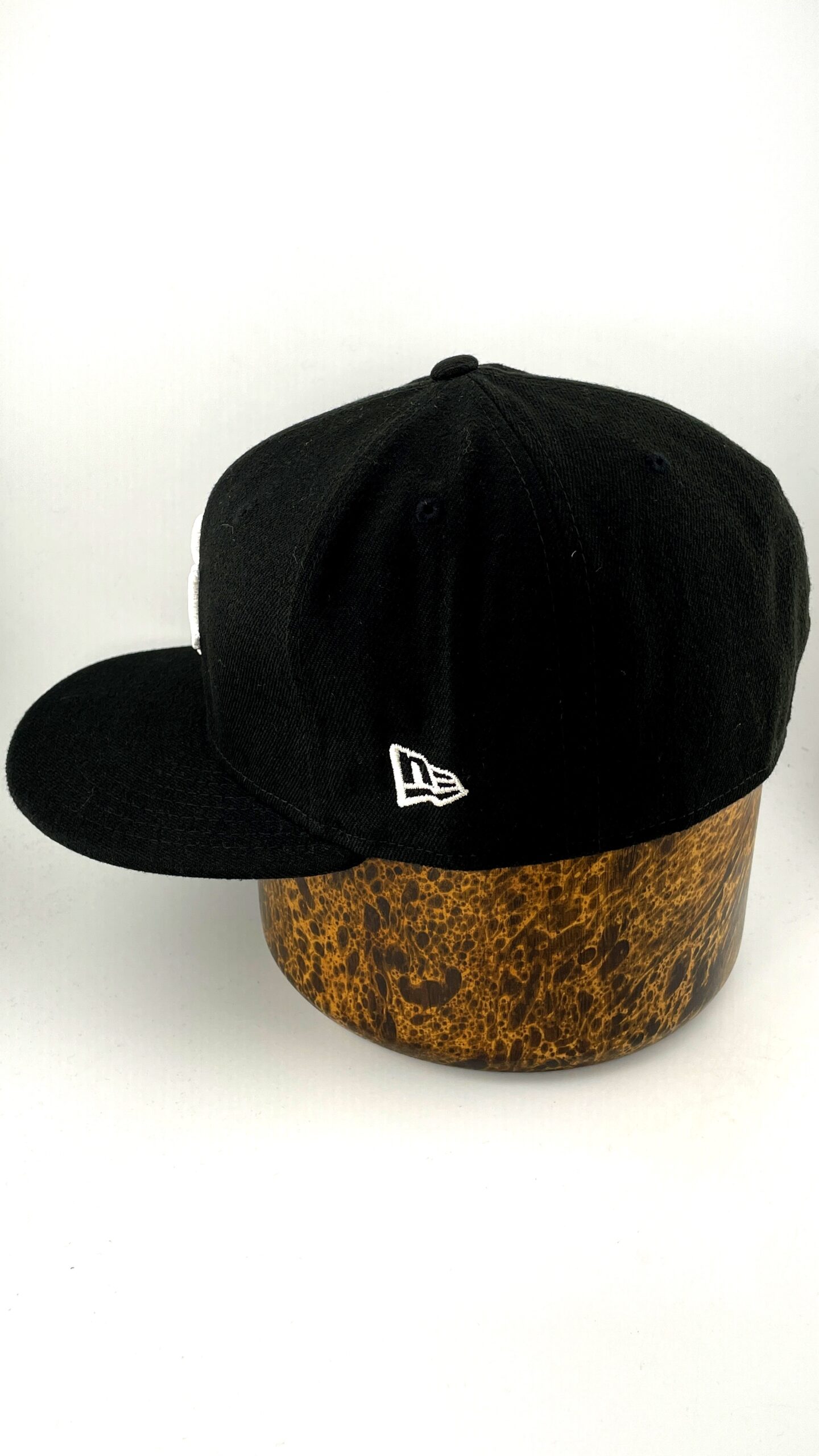 New Era Los Angeles Script Logo Black White 59FIFTY - Image 2