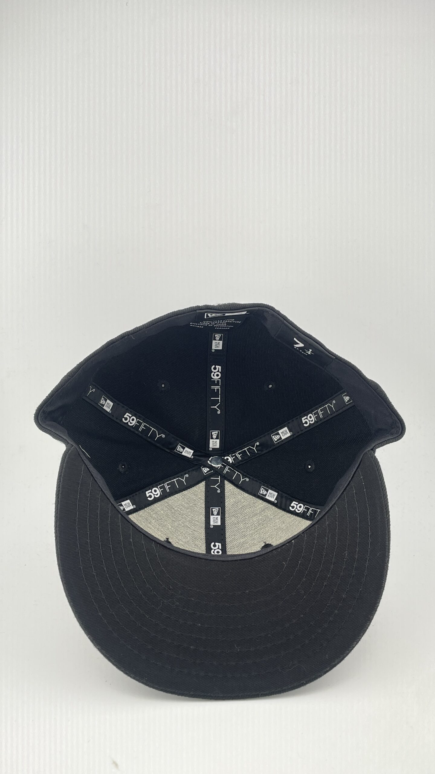 New Era Vancouver Canucks Skate Logo Black White 59FIFTY - Image 6