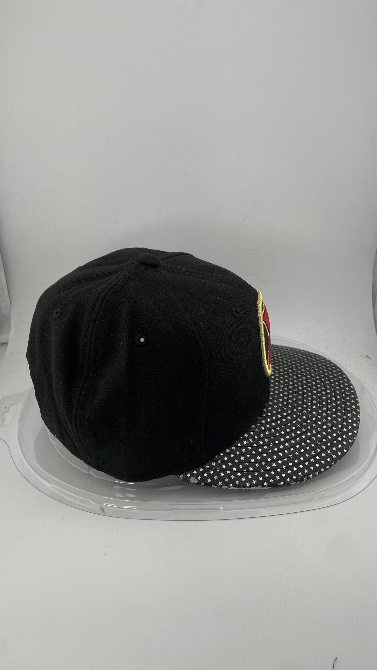 New Era Black Widow Marvel Logo Star Brim Black Red Gold 59FIFTY - Image 4
